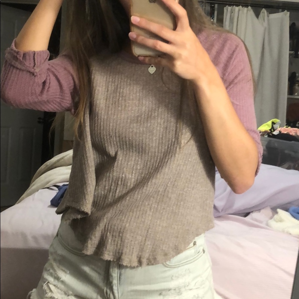 CUTE FREE PEOPLE T SHIRT 🤍
